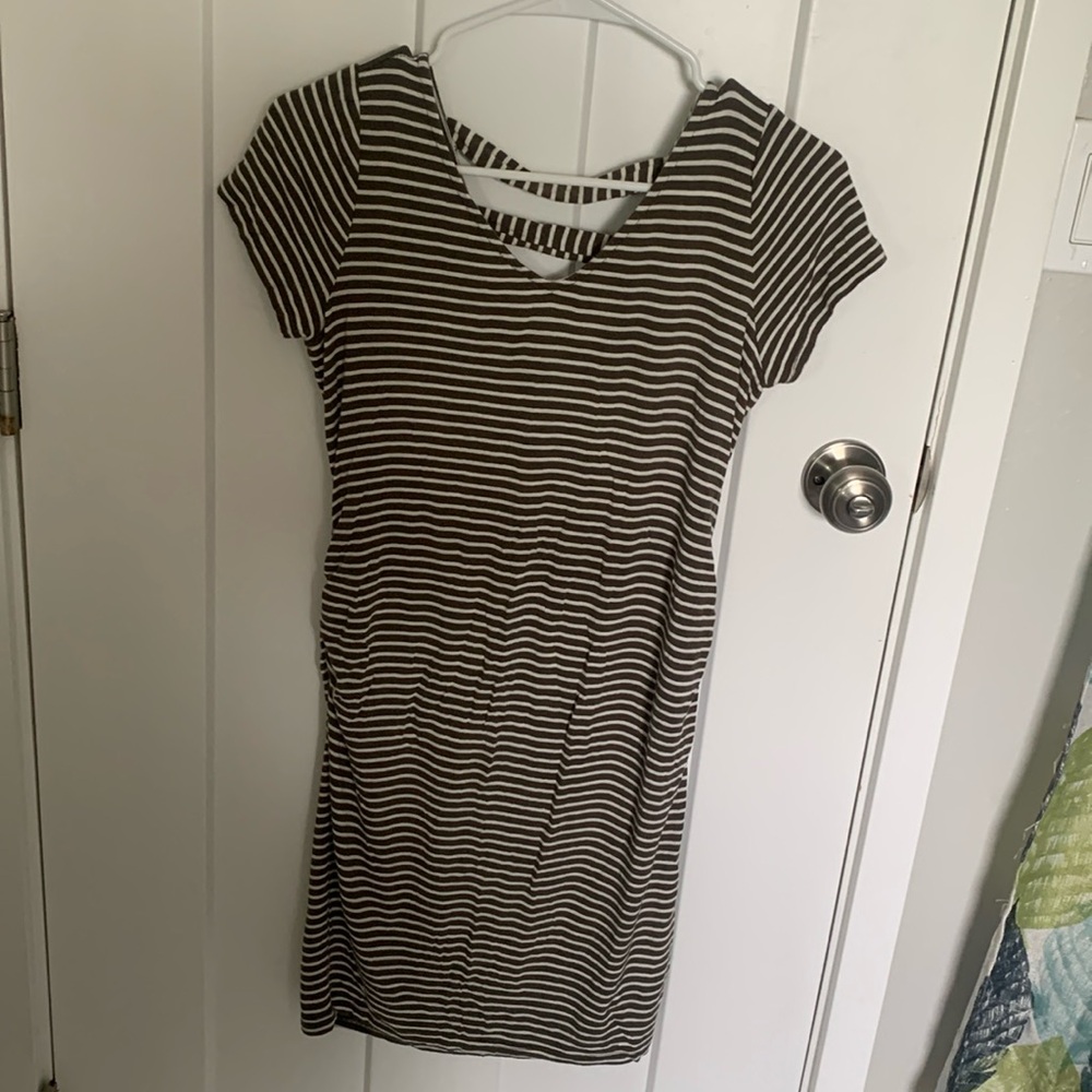 Full Moon maternity dress. Green. Hardly worn, non smoking home